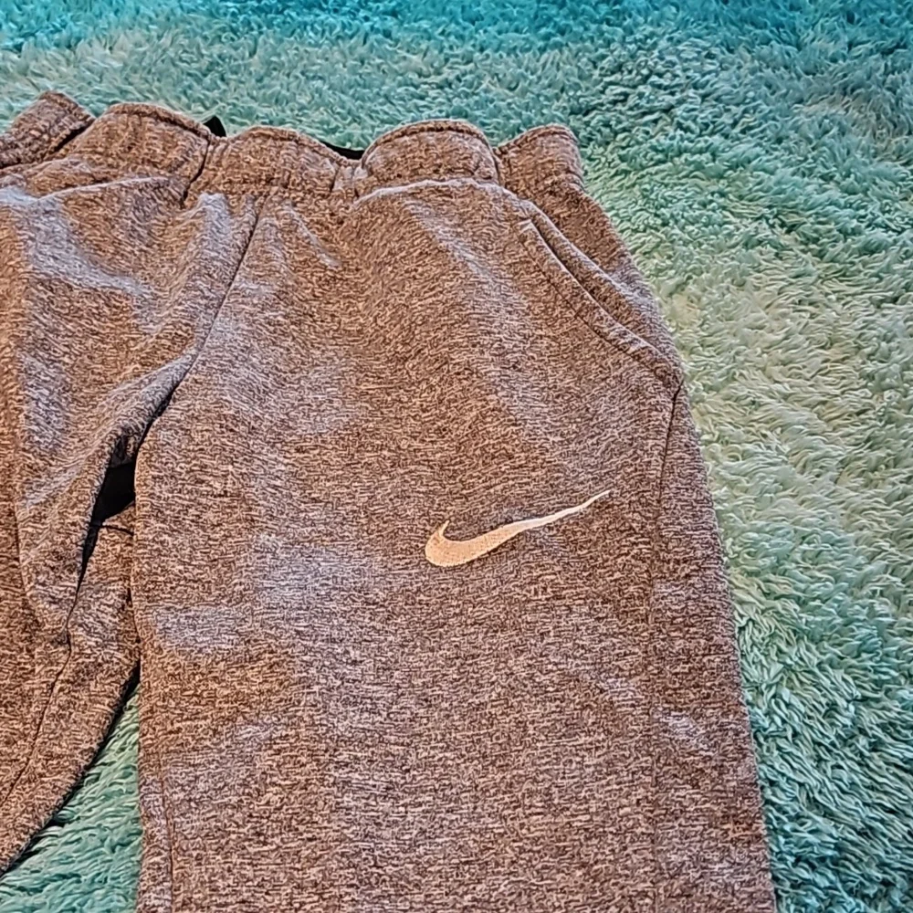 2pc bundle nike boys pants size medium - Picture 6 of 7